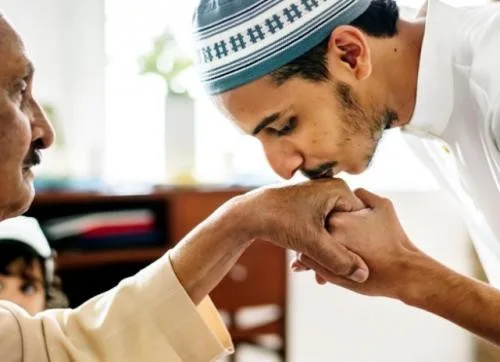 Hikmah Berbakti Kepada Orang Tua bagi Kehidupan Dunia dan