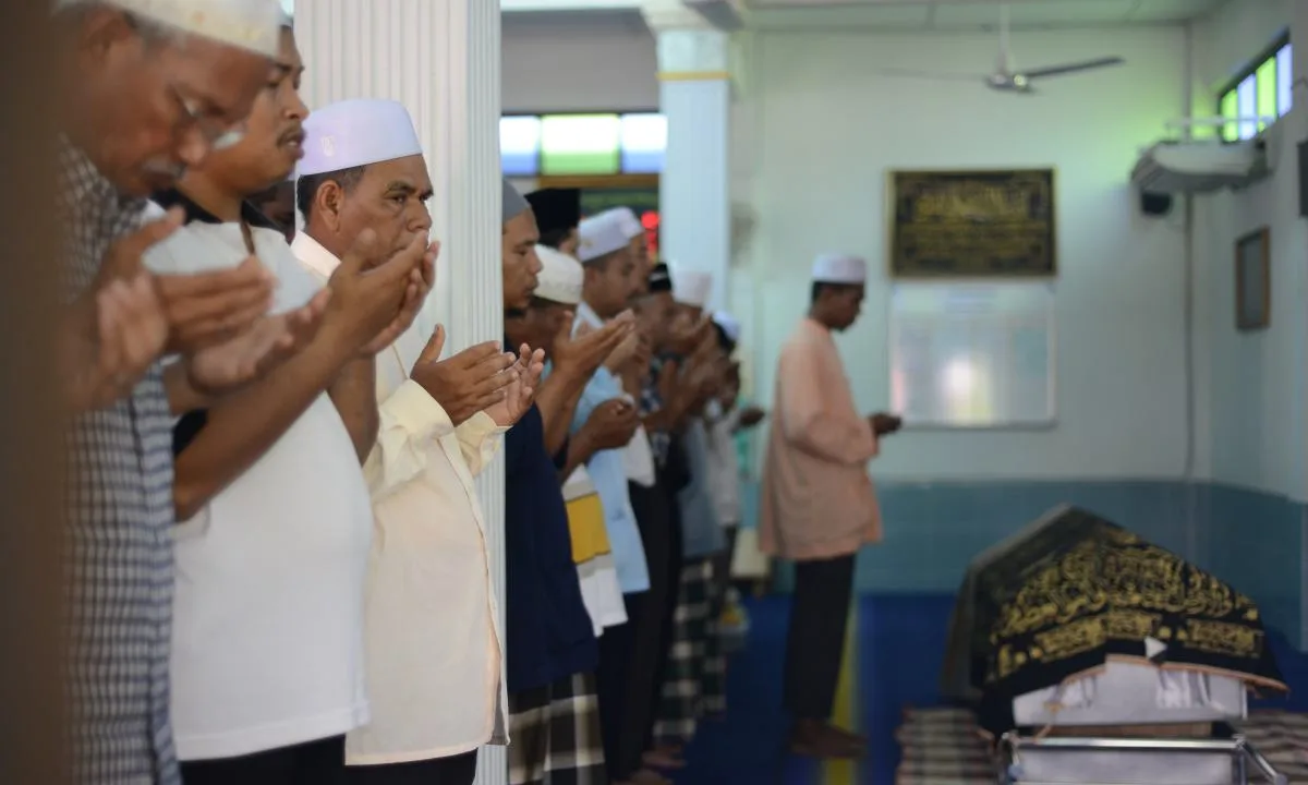 Kirim Doa ke Orang Meninggal Menurut Pandangan Ulama