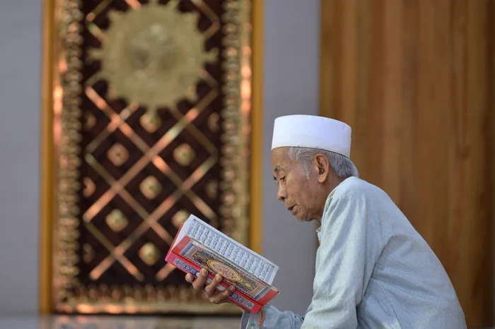 doa setelah hatam quran: Pertanyaan yang Sering Muncul Seputar Doa Setelah Hatam