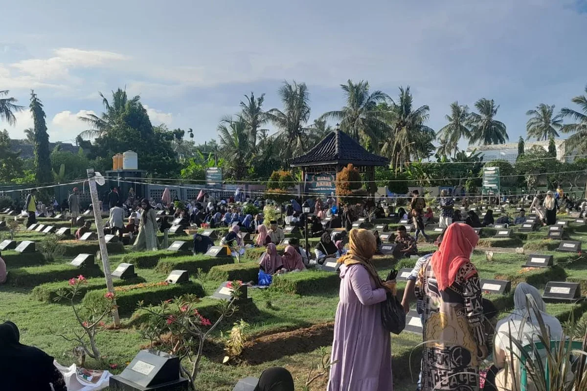 hadorot ziarah kubur - Kesalahan Umum yang Perlu Dihindari