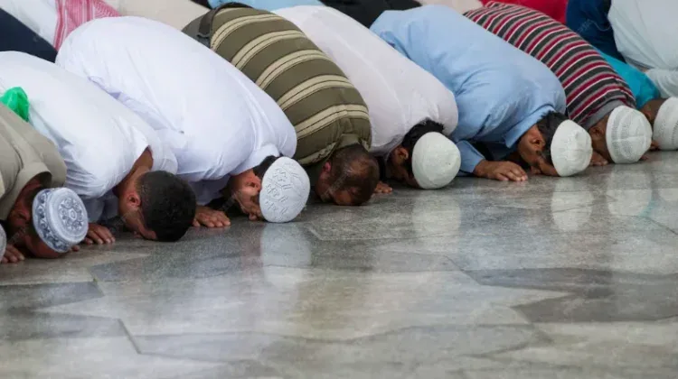 Menyelaraskan Hitungan Rakaat Tarawih dengan Tradisi Lokal