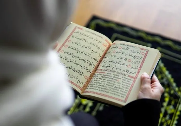 Penjelasan Ringkas: Adab Membaca Alquran dalam Praktik