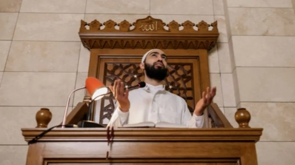 khutbah tentang akhlak