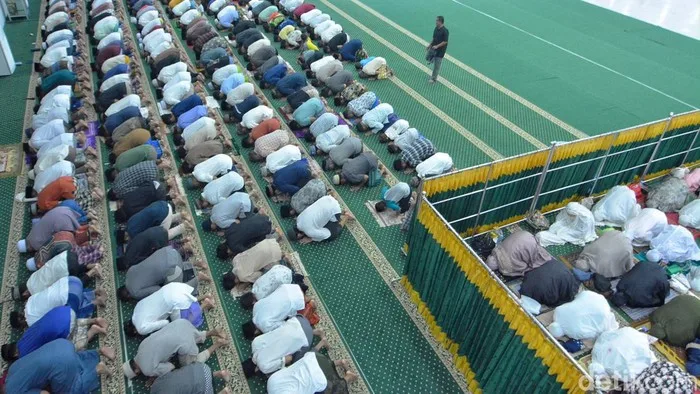 rakaat tarawih - Dalil dan Landasan Setiap Pilihan Jumlah Rakaat