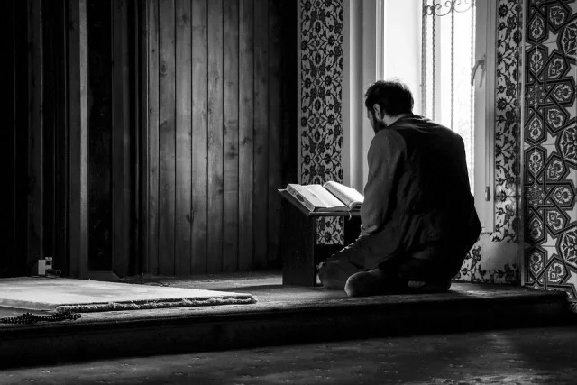 musafir sakit - Al Musafir dan Adab-Adab yang Perlu Dijaga saat Sakit di