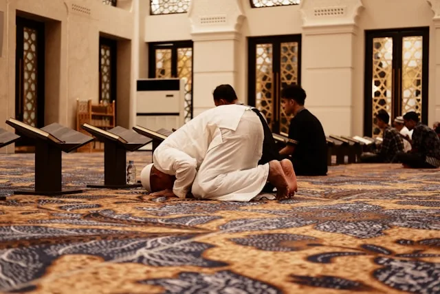 Pertanyaan yang Sering Diajukan Seputar Ikhlas dalam Ibadah