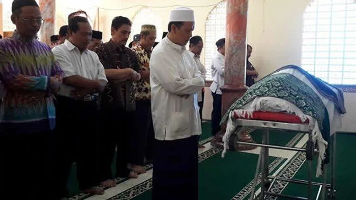 Memahami Sholat Jenazah Laki Laki sebagai Fardhu Kifayah