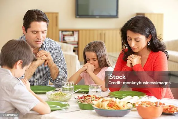 Hubungan Doa Makan dengan Rasa Syukur dan Pola Hidup Sehat