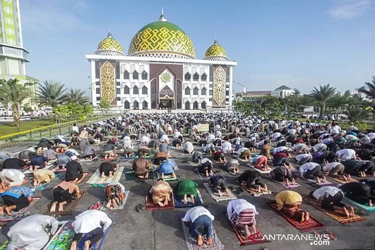 Panduan Lengkap Cara Sholat Idul Fitri Rakaat Pertama
