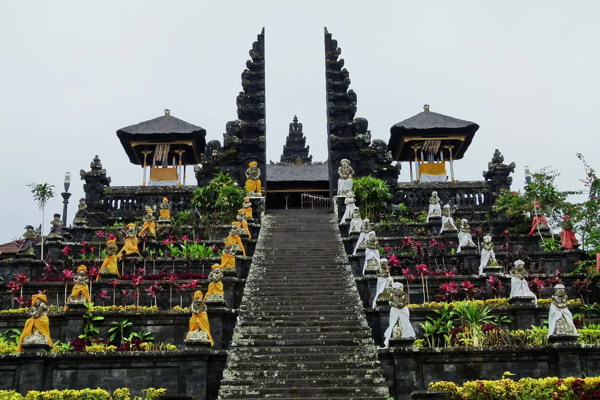 pengertian ibadah: Rukun Ibadah dan Syarat Diterimanya Amal