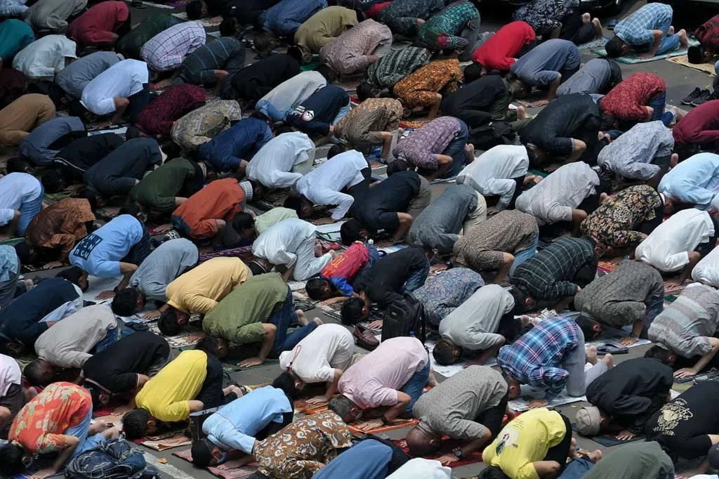 Arti Makmum dan Kedudukannya dalam Struktur Salat Berjamaah