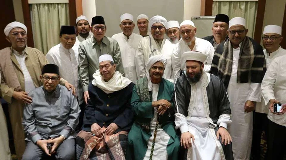 mencintai ulama - Memahami Kedudukan Ulama dalam Islam