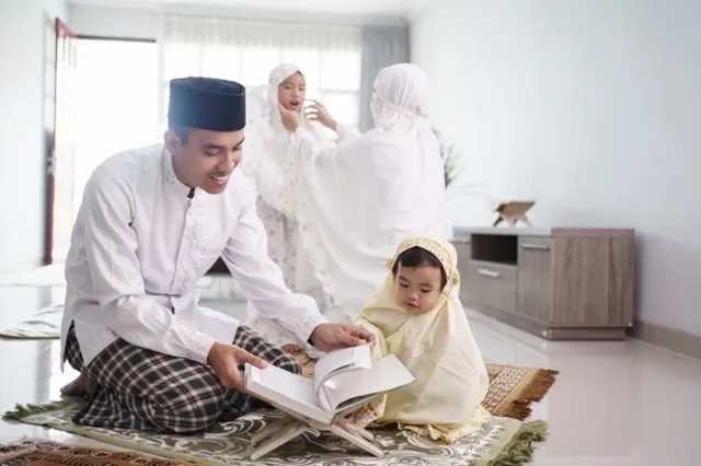 Hukum Doa Keluarga Sejahtera dan Adab Berdoa