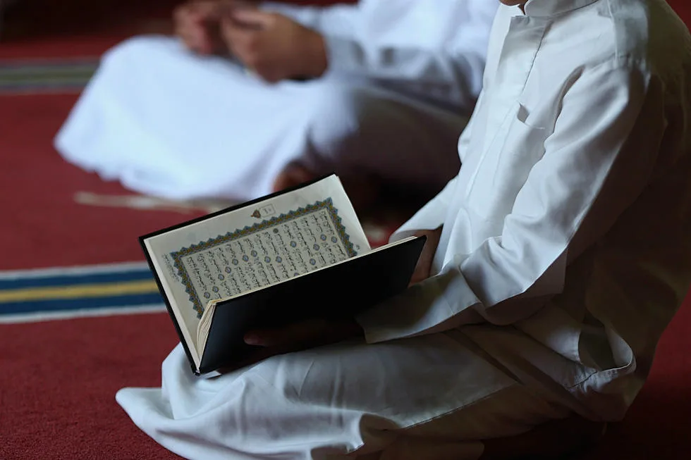 Adab Membaca Alquran di Rumah Bersama Keluarga