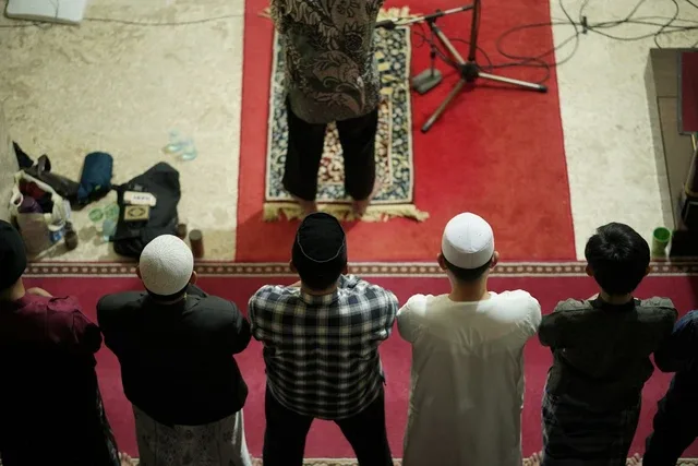 Niat Jamak Qashar Dzuhur Ashar: Bacaan Arab, Latin, dan