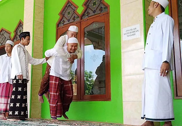 berbakti kepada ayah: Menempatkan Bakti dalam Konteks Topik yang Lebih Luas