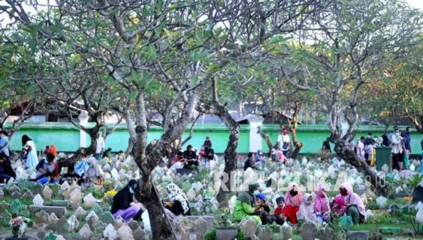 ziarah kubur idul fitri