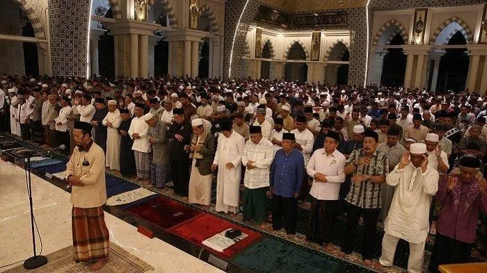 rakaat tarawih: Peran Takmir dan Imam dalam Mengelola Perbedaan