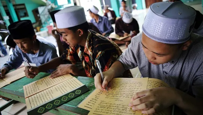 kitab kuning: Menghadapi Tantangan Modern: Digitalisasi dan Akses Terbuka