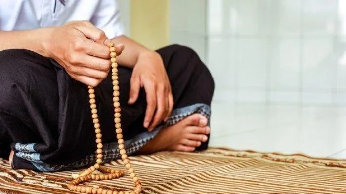 dzikir pagi - Perbandingan Ringkas: Doa Pagi, Dzikir Sore, dan Wirid