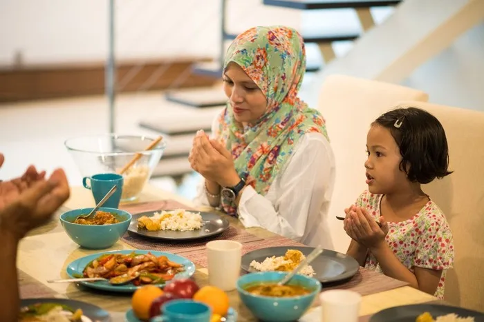 Hukum dan Landasan Redaksi Doa Makan di dalam Islam