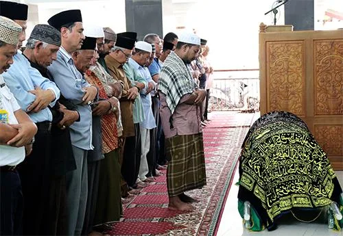 Bacaan Lengkap Doa Jenazah: Arab, Latin, dan Artinya