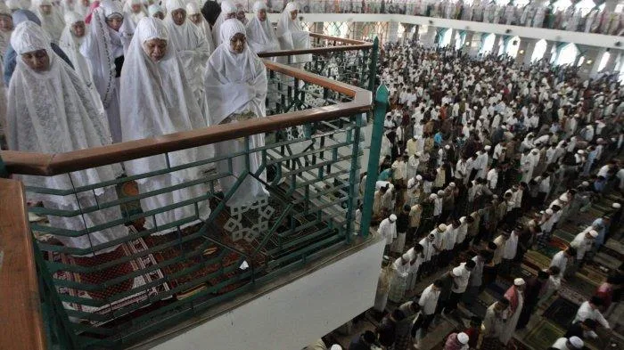 sholat subuh jam berapa: Mengenal Istilah Fajar Shadiq dan Fajar Kadzib