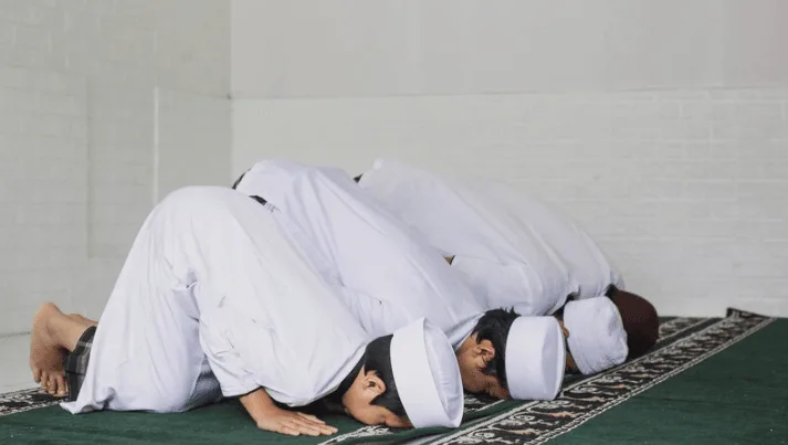 sujud sajadah