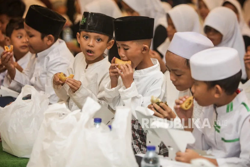 Anak Yatim dalam Islam Hukum: Dasar Syariat yang Wajib