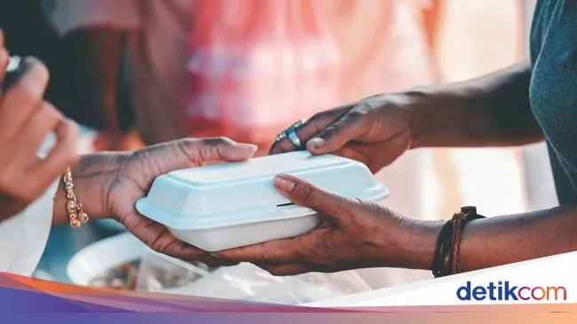 sedekah menyelamatkan