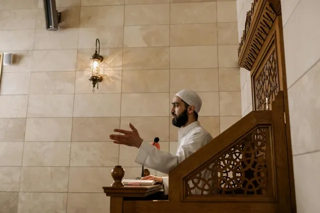 khutbah tentang orang tua: Tabel Perbandingan Pendekatan Khutbah Berdasarkan Kondisi