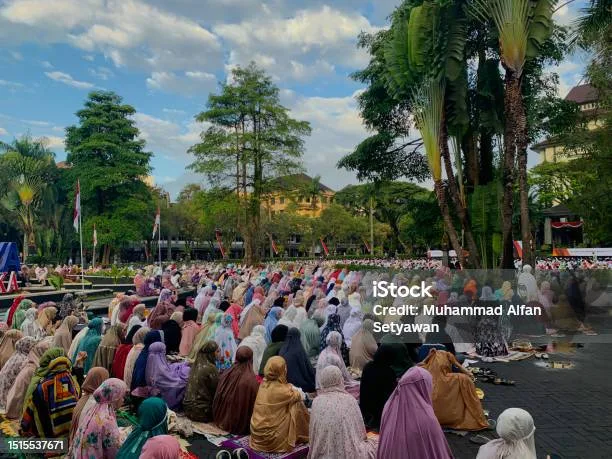cara sholat idul fitri - Hukum dan Keutamaan Sholat Idul Fitri