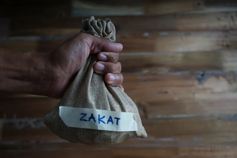 Menempatkan Zakat Mal dalam Kerangka Ibadah yang Lebih Luas