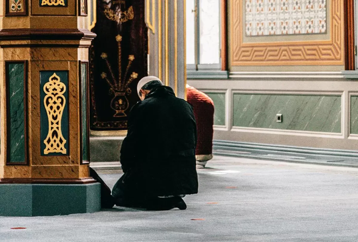 Hikmah dan Manfaat Psikologis Sholat Ba'Diyah Isya