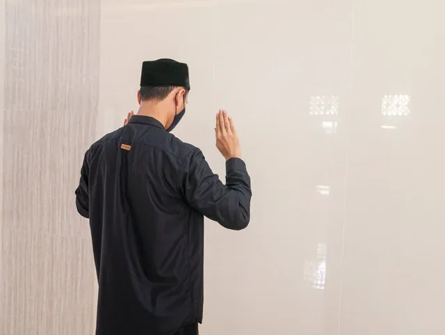 apakah tidur membatalkan wudhu: Bagaimana Hukumnya bila Tidur Setelah Berwudhu Lalu Lupa