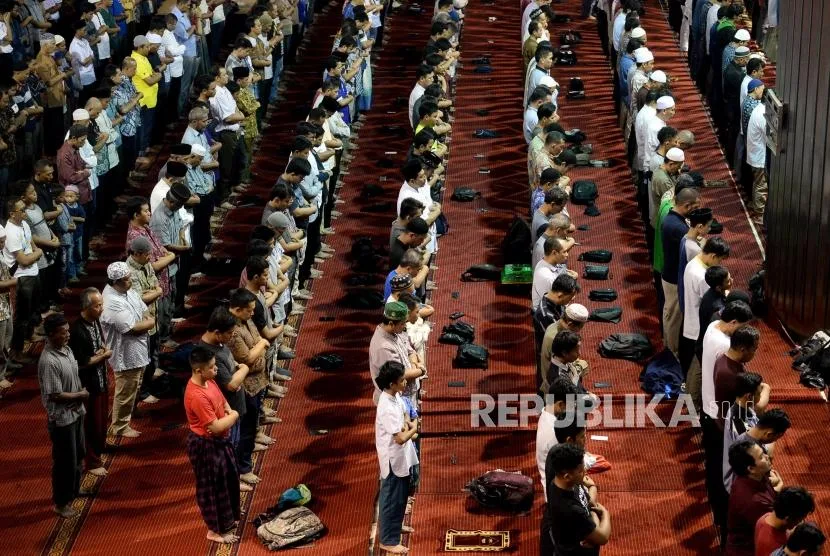 sholat gerhana berjamaah