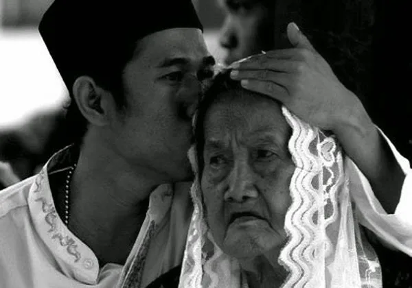berbakti kepada ibu