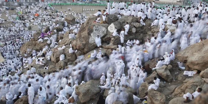 keutamaan hari arafah: Perbandingan Amalan Hari Arafah untuk Berbagai Kalangan