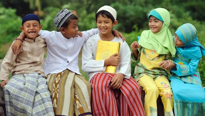 Hikmah Sedekah yang Sering Diabaikan: Mendidik Anak Sejak