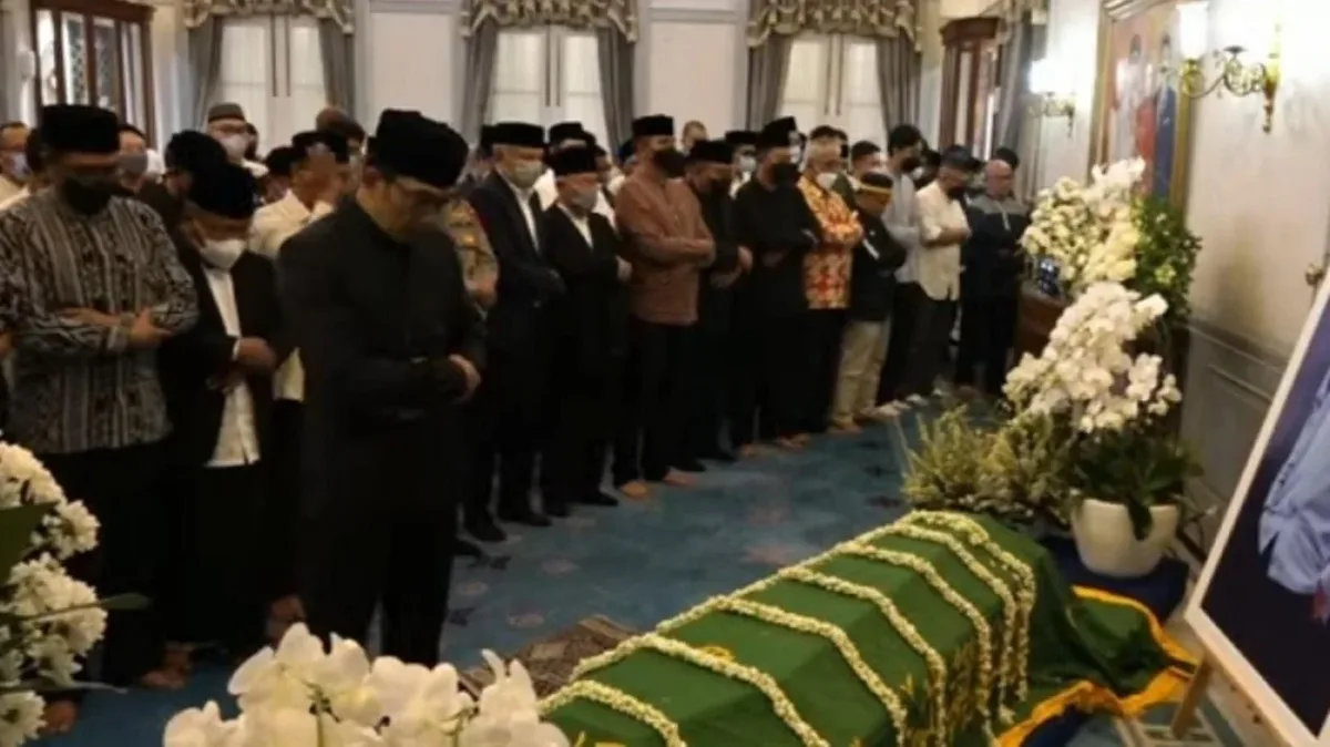 sholat jenazah laki laki - Adab dan Etika saat Menyalatkan Jenazah Laki Laki