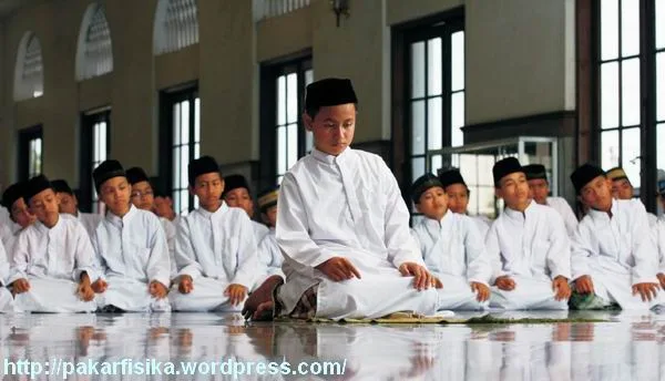 Hikmah dan Manfaat Sholat Gerhana Berjamaah bagi Kehidupan