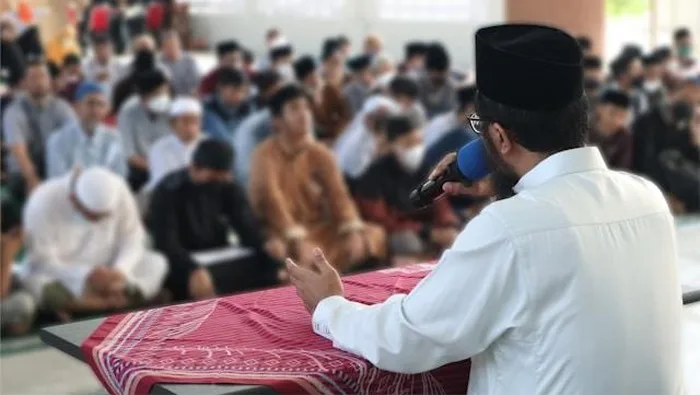 khutbah tentang akhlak - Hubungan Khutbah Jumat tentang Kematian dengan Pembinaan