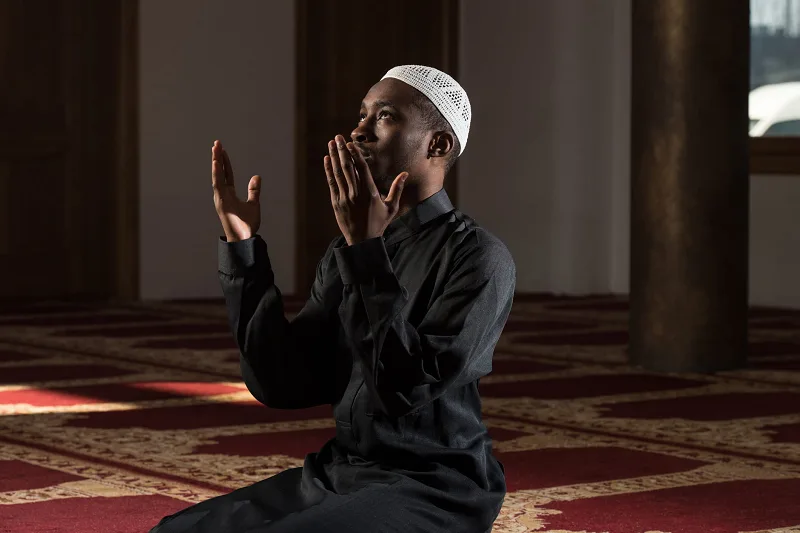 Bisakah Sholat Ba'Diyah Isya Digabung dengan Sholat Sunnah