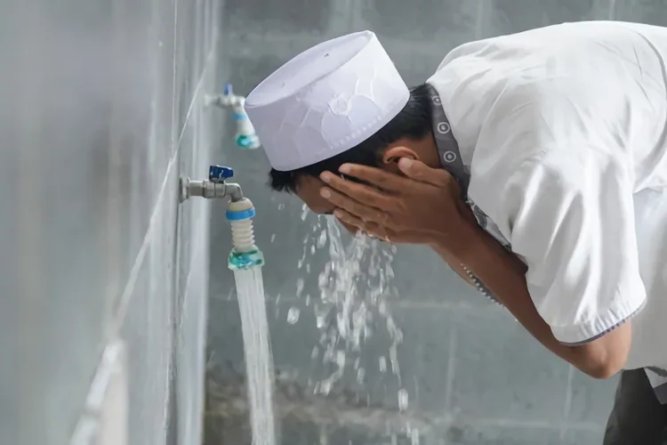 apakah madzi membatalkan wudhu