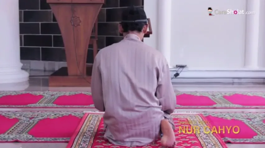 Kesalahan Umum dalam Melafalkan Bacaan Tasyahud Awal dan