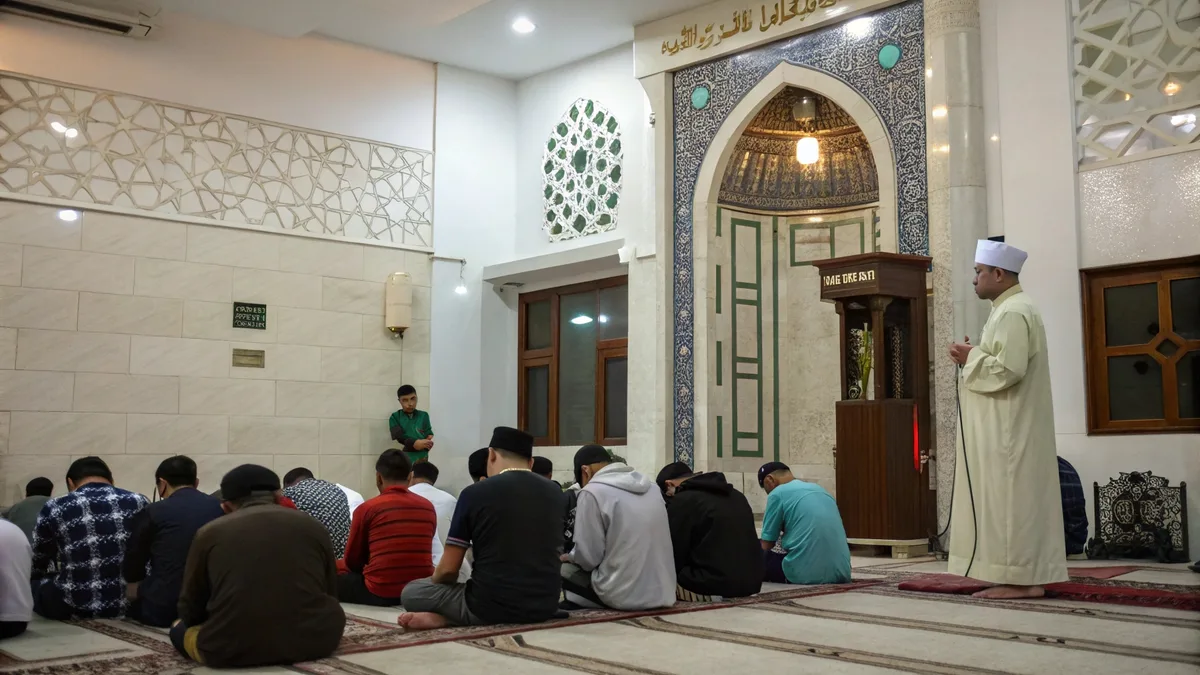 Niat Jamak Takhir: Lafal, Makna, dan Posisi yang Tepat