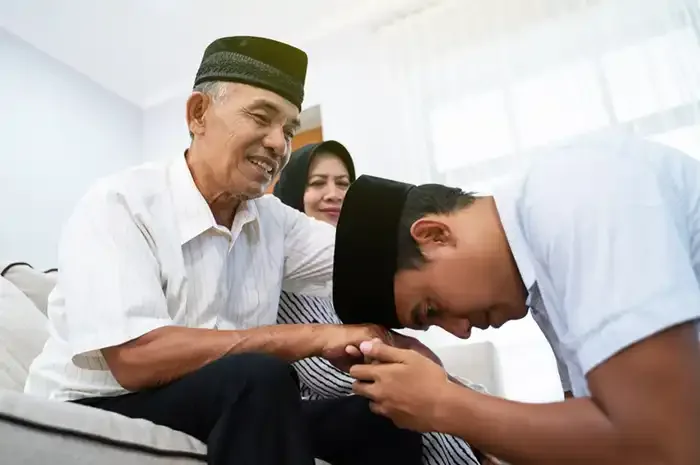 berbakti kepada ayah - Dalil Berbakti Kepada Orang Tua dalam Al-Qur'an dan Sunnah