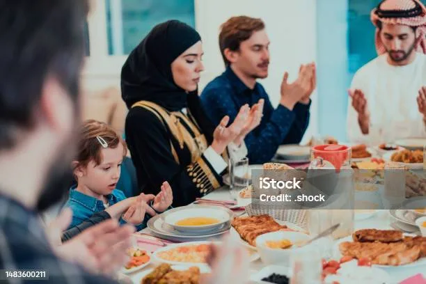 Adab dan Sunah dalam Doa Buka Puasa Bersama