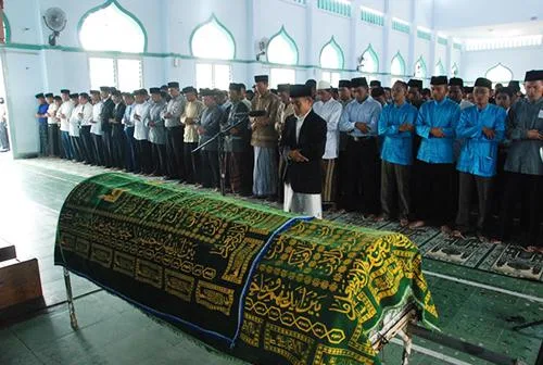 Doa Jenazah Lelaki dan Perempuan: Perbedaan yang Wajib