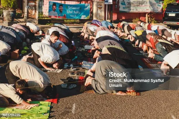 umat islam: Peran Masjid dan Lembaga Sosial dalam Kehidupan Umat